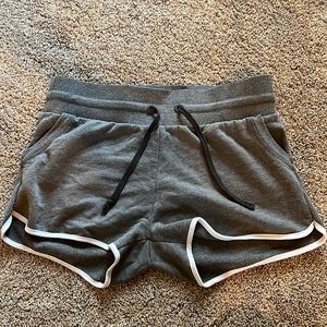 Comfy grey shorts size L